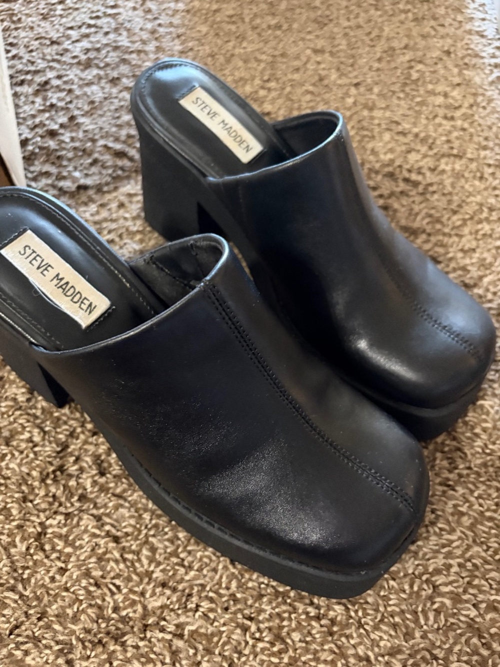 Steve Madden Kam Black Leather Mules